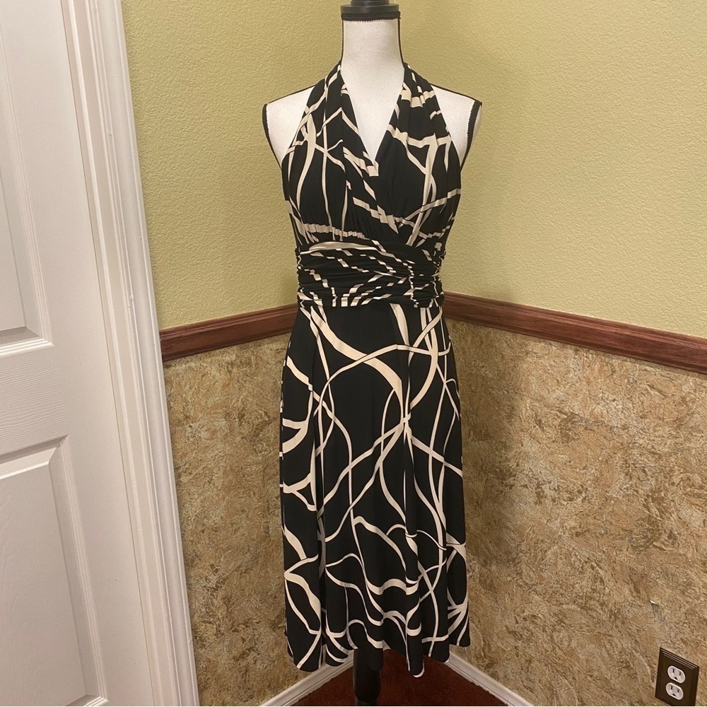 Jones Wear Dress Halter Midi Ruched Fit & Flare Slimming Black Cream Size 8 - Picture 8 of 9